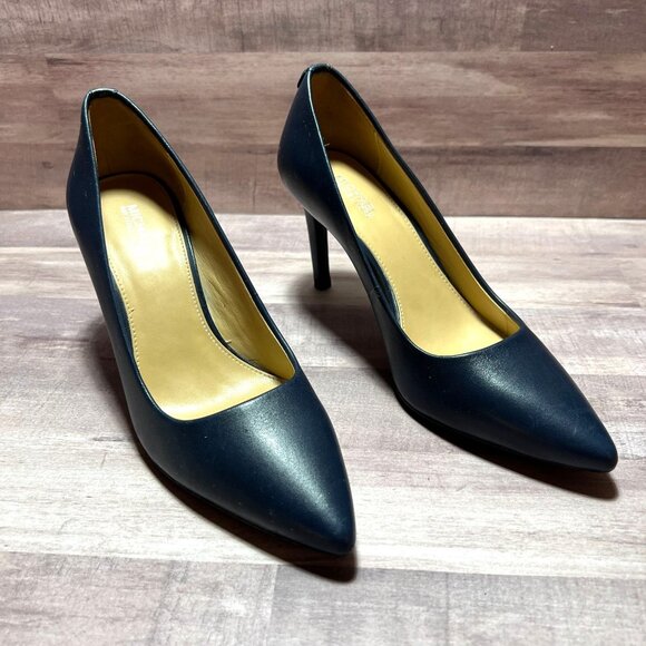 Michael Kors Women's Navy Blue Leather Pointed Toe Heels Size 6M - Picture 1 of 9